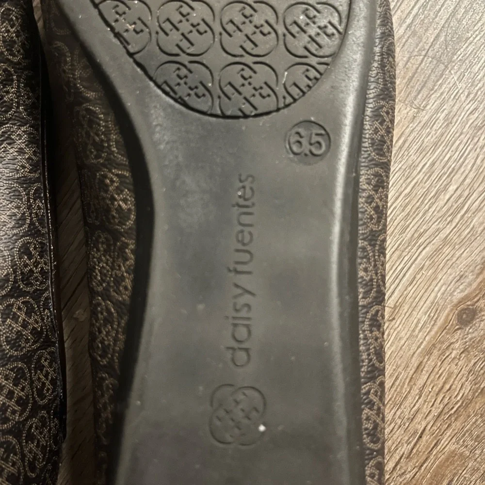 Daisy Fuentes, Sz 6.5 Brown Flats with Gold Medallions - Picture 5 of 5